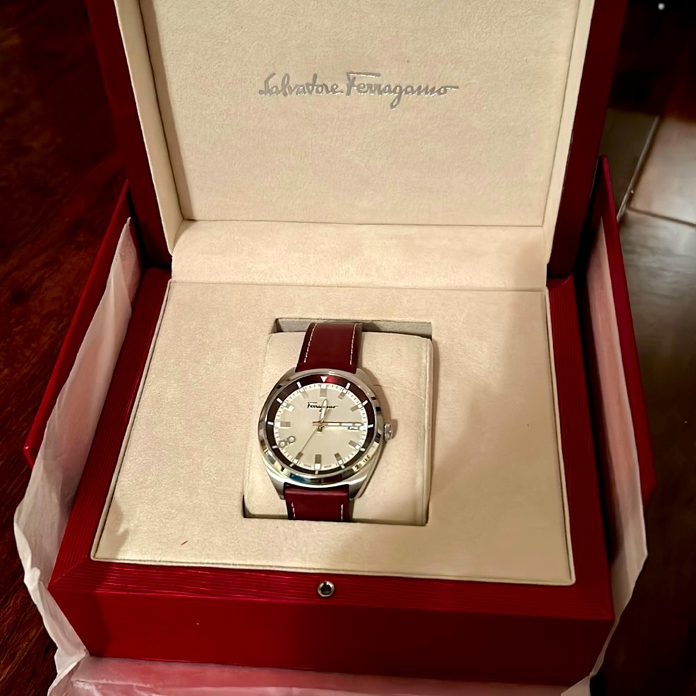 Salvatore Ferragamo watch BRAND NEW